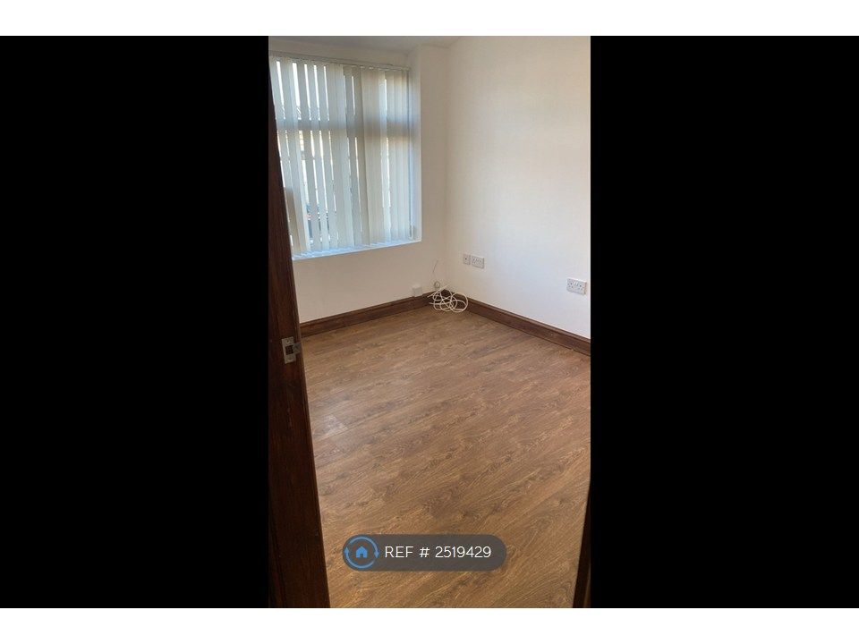 Property photo 3 of 8 Lounge Area