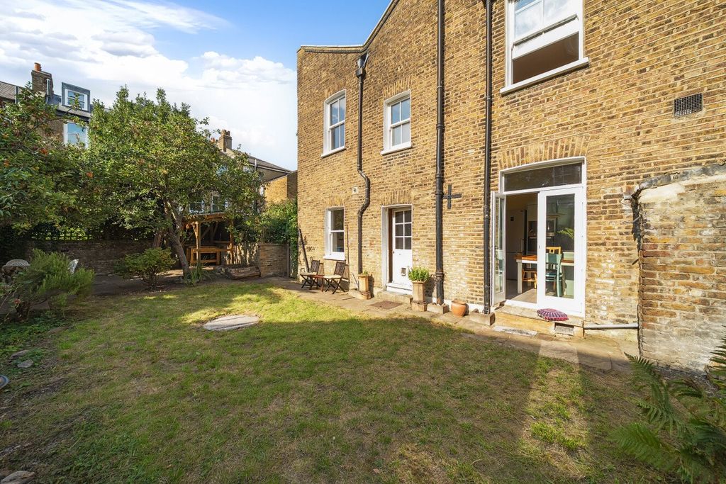 Property photo 2 of 15 Picture No. 04