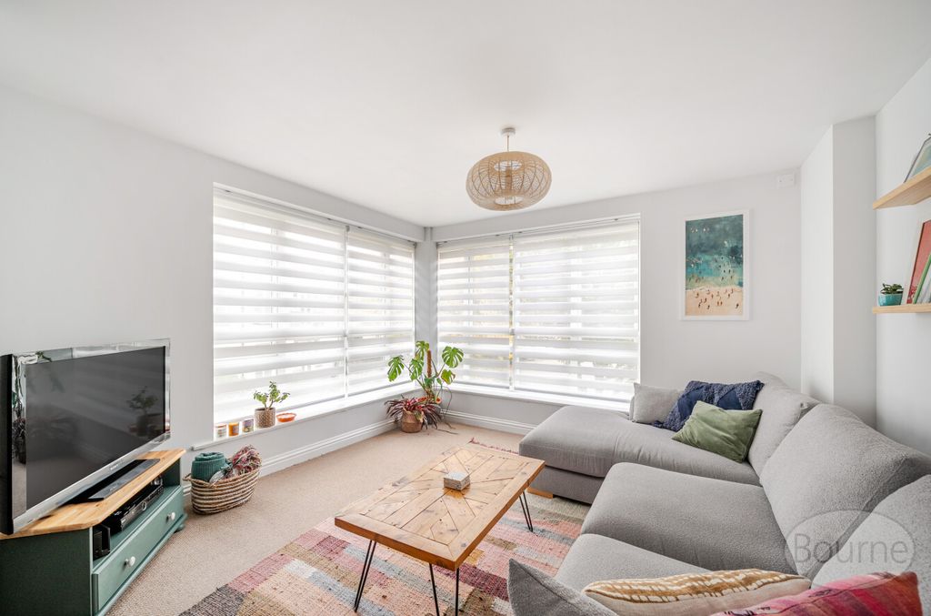 Property photo 3 of 19 Picture 3