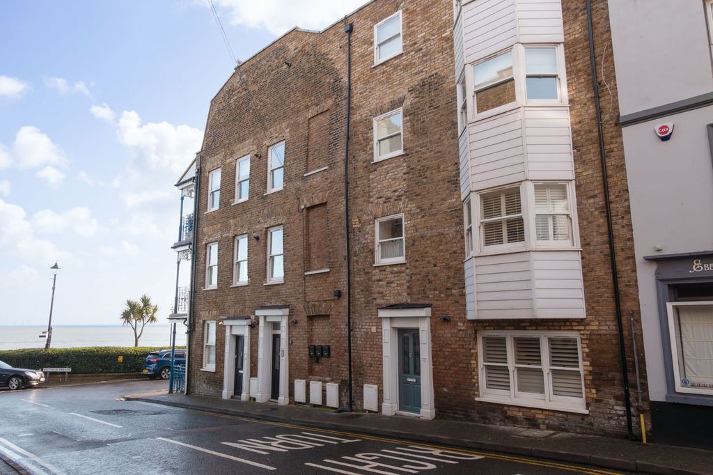 Property photo 1 of 25