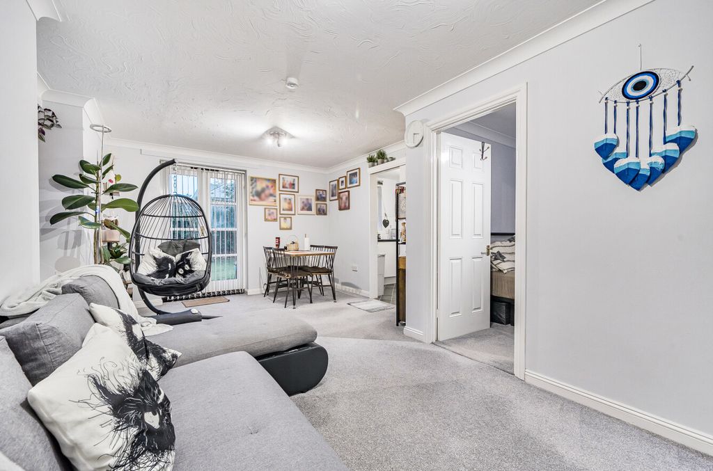 Property photo 1 of 12 1396741-11-695Fd3...