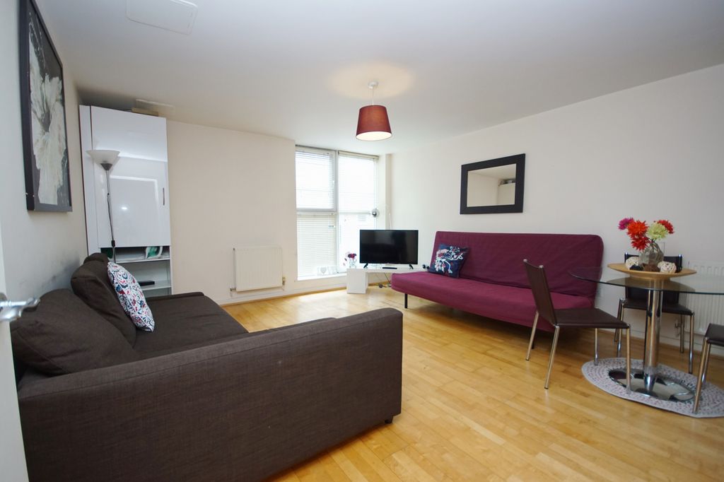 Property photo 2 of 9