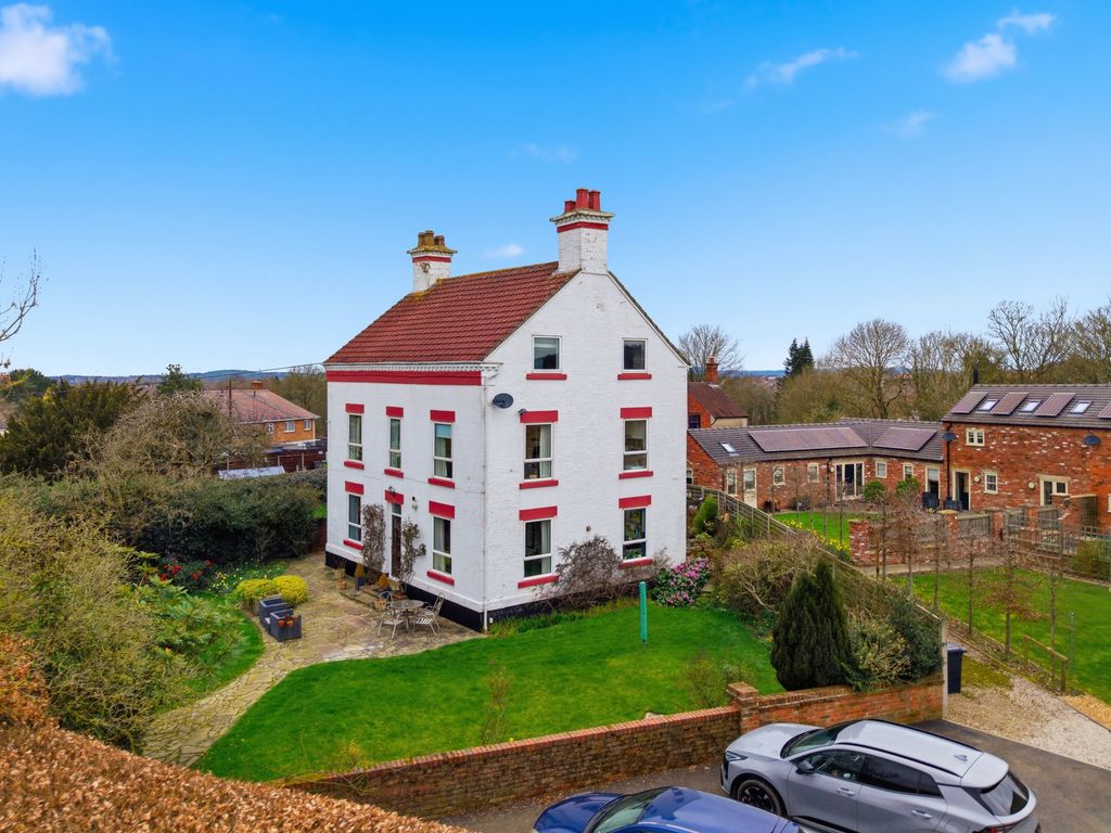 Property photo 1 of 45