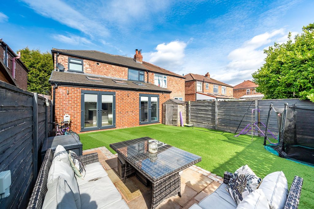 Property photo 2 of 14