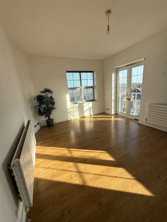 Property photo 2 of 8 Picture No. 03