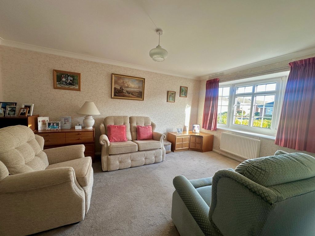 Property photo 2 of 15 Picture No. 18