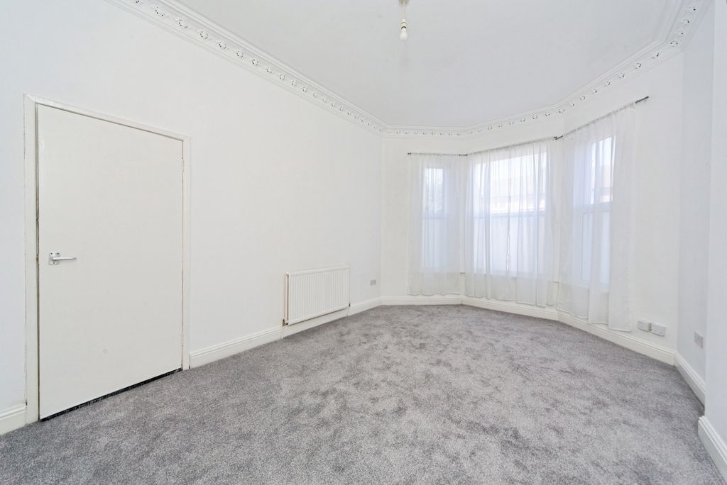 Property photo 3 of 11 Pbox-Img.Jpg