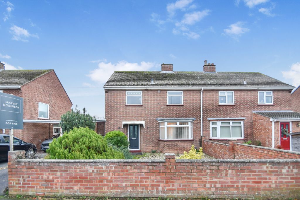 Property photo 1 of 15 1732965_20251210100515