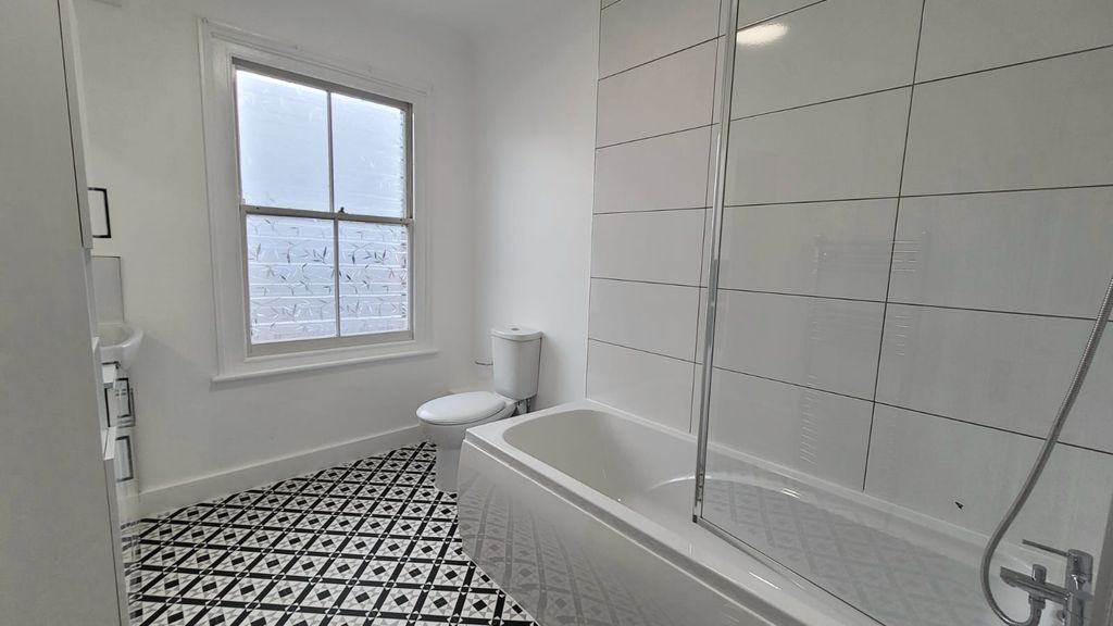 Property photo 3 of 12 Image