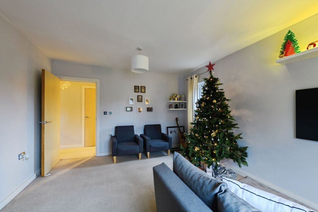 Property photo 3 of 15 Pbox-Img.Jpg