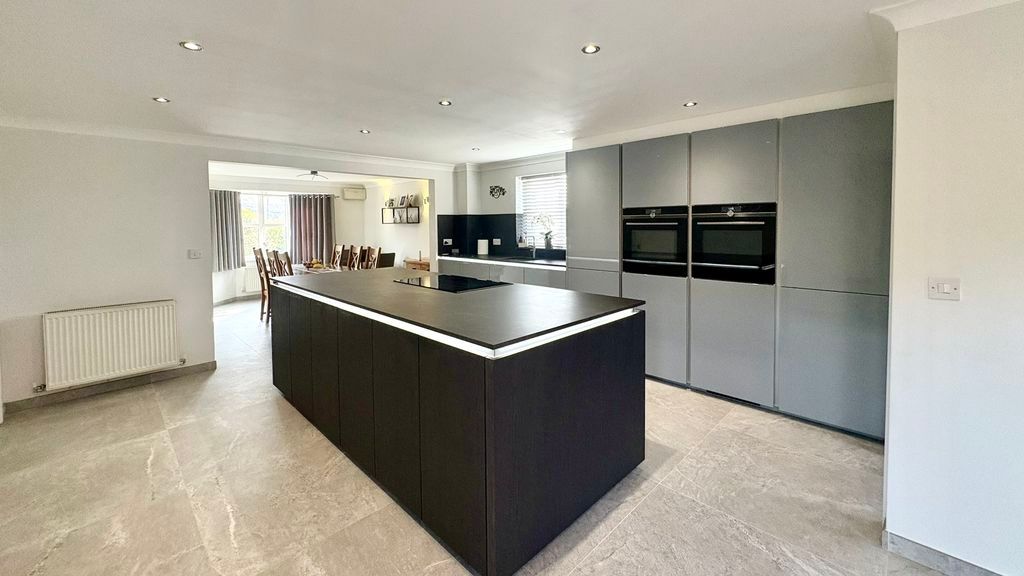 Property photo 3 of 24 Photo 2