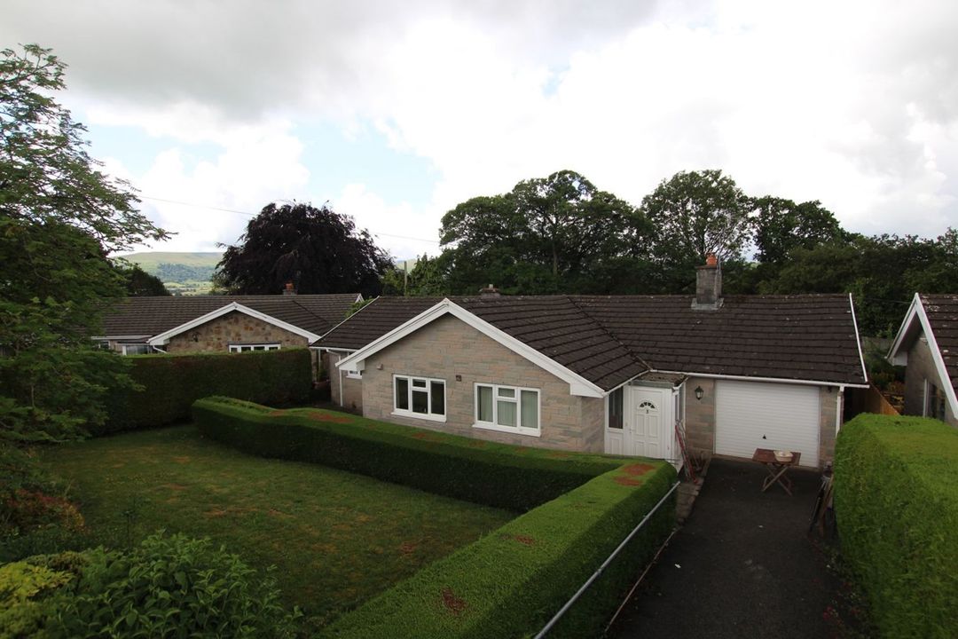 3 bed detached bungalow for sale in Groesffordd Park, Groesffordd