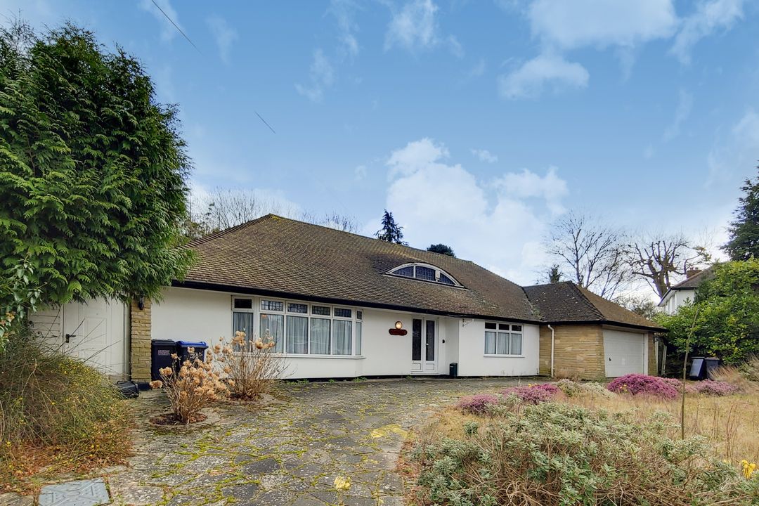 3 bed detached bungalow for sale in Woodcote Park Avenue, Purley CR8