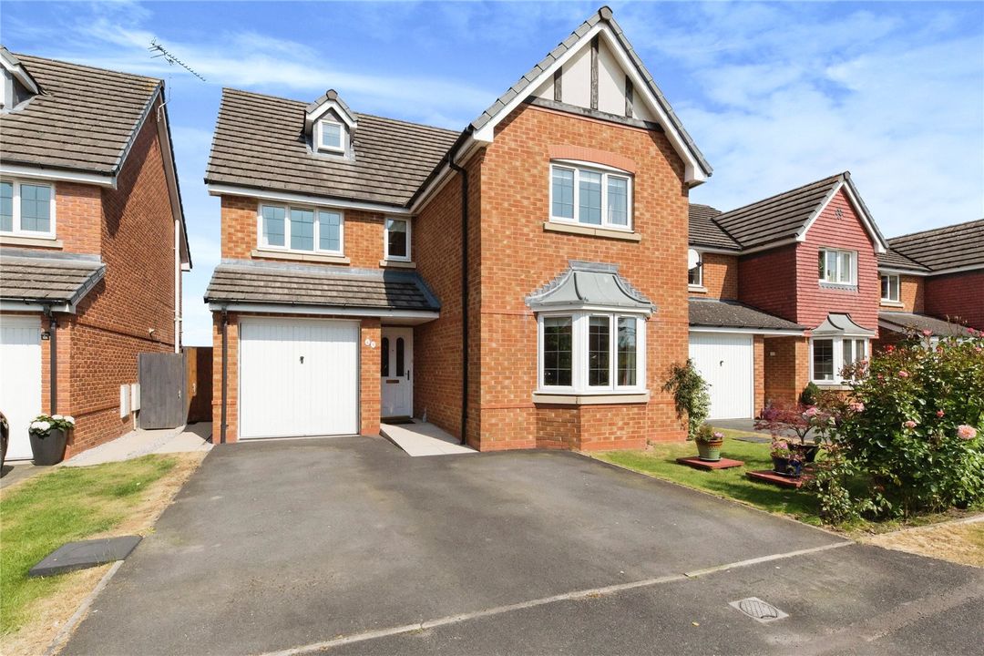 4 bed detached house for sale in Lochleven Road, Crewe, Cheshire CW2