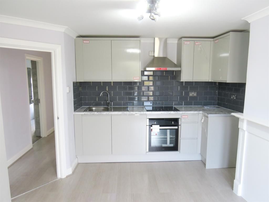 2 bed flat to rent in Gloucester Road, Bristol BS34 Zoopla