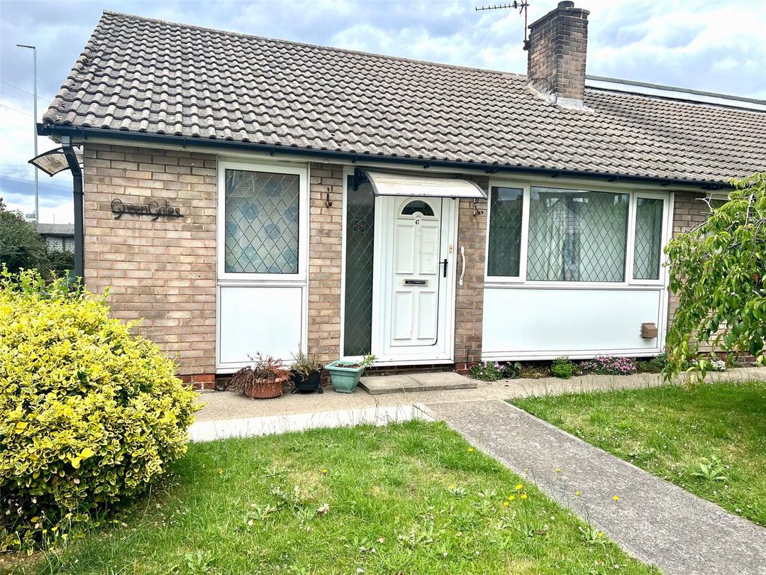 2 bed bungalow for sale in Ryedale Way, Tingley, Wakefield, West