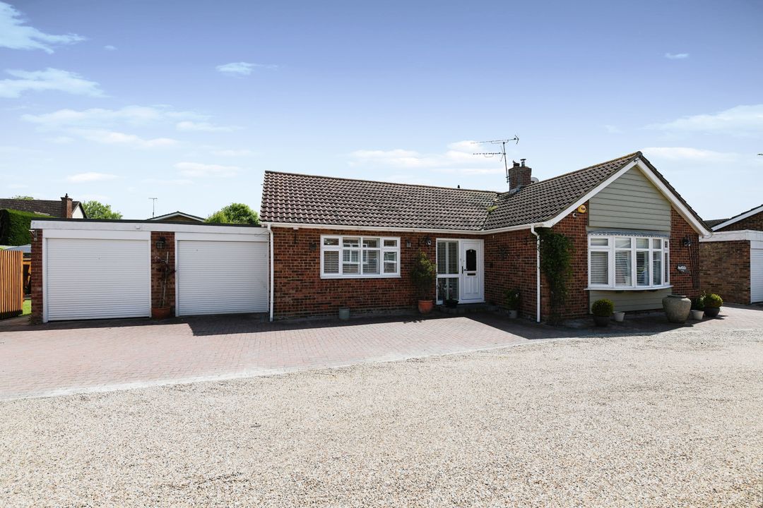 3 bed bungalow for sale in Ketleys View, Panfield, Braintree, Essex CM7
