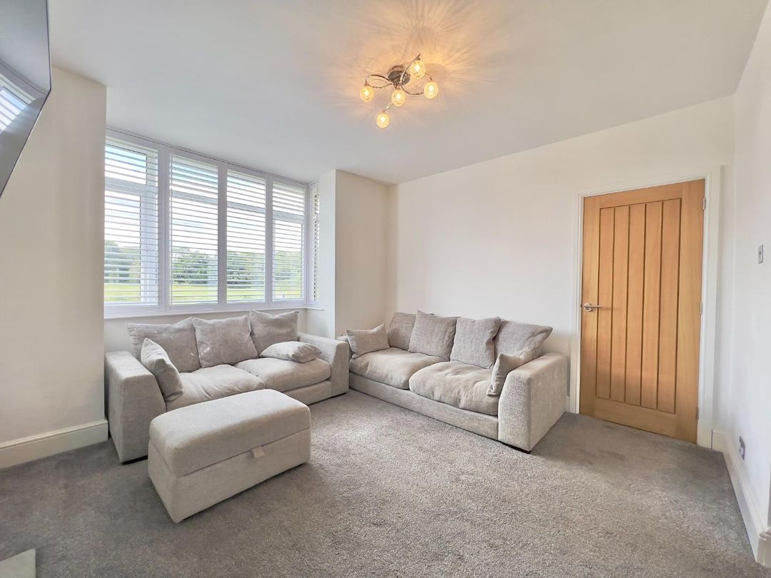 3 bed semidetached house for sale in Summer Lane, Royston, Barnsley