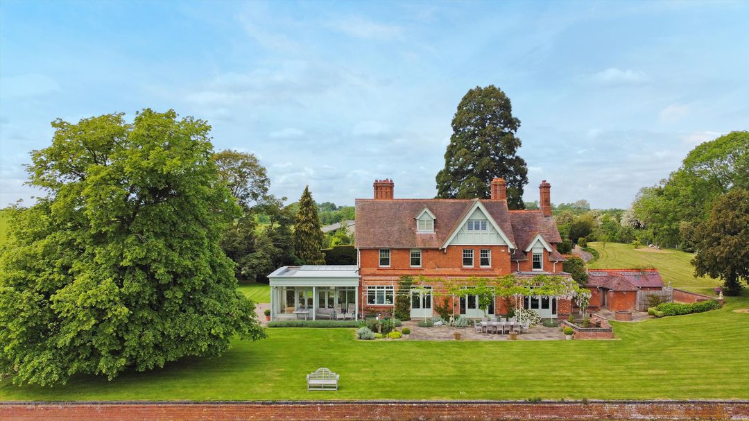 6 bed detached house for sale in Hasfield, Gloucester, Gloucestershire