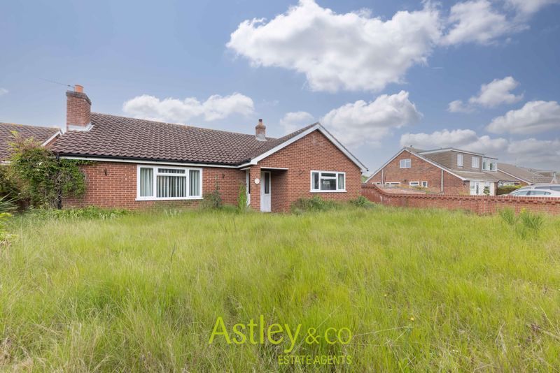 3 bed detached bungalow for sale in Blofield Corner Road, Blofield