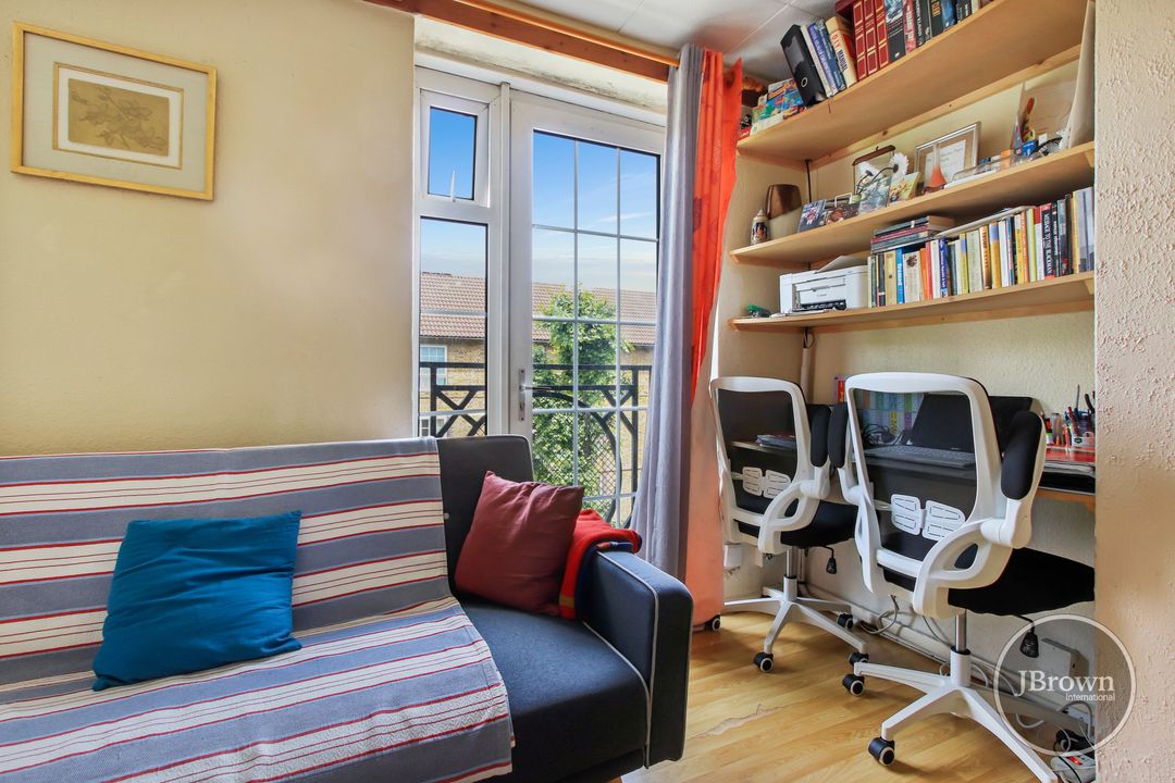 2 bed flat for sale in Rodney House, Cahir Street, London E14 Zoopla