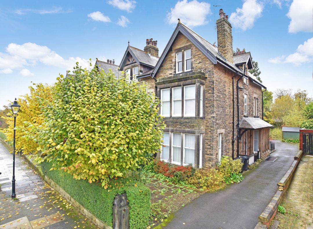 2 bed flat for sale in South Drive, Harrogate HG2 Zoopla