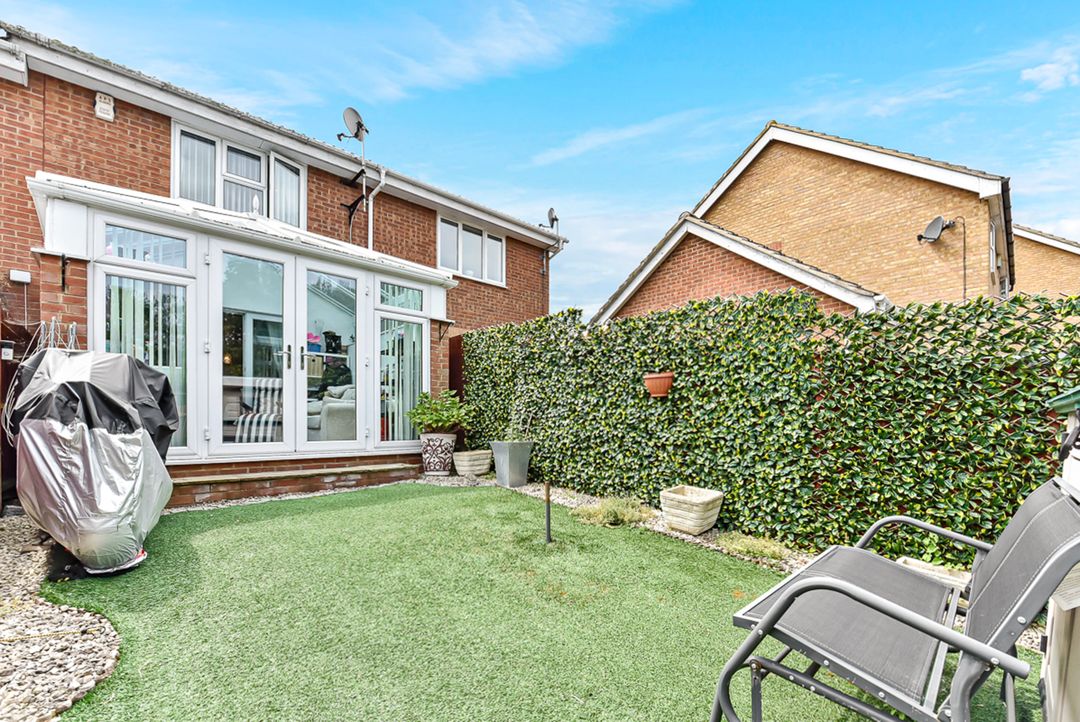 2 bed terraced house for sale in Fordwich Drive, Frindsbury, Rochester