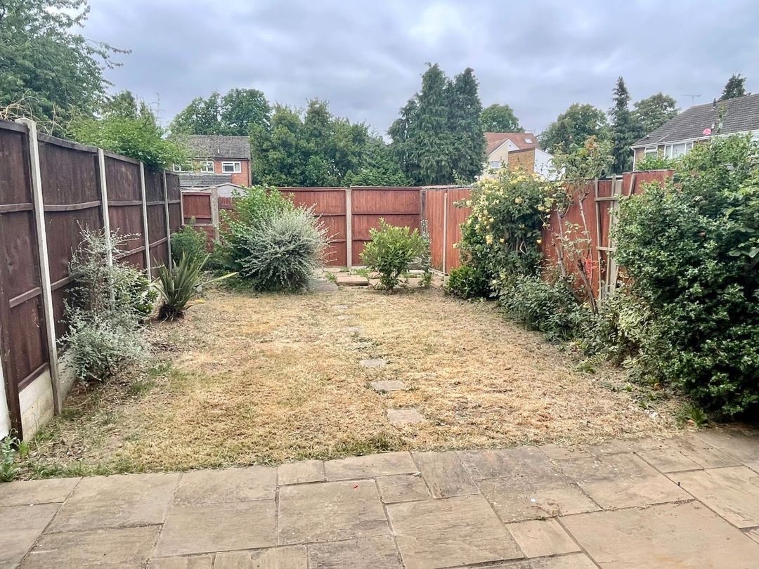 3 bed terraced house for sale in Cranwell Grove, Shepperton TW17 Zoopla