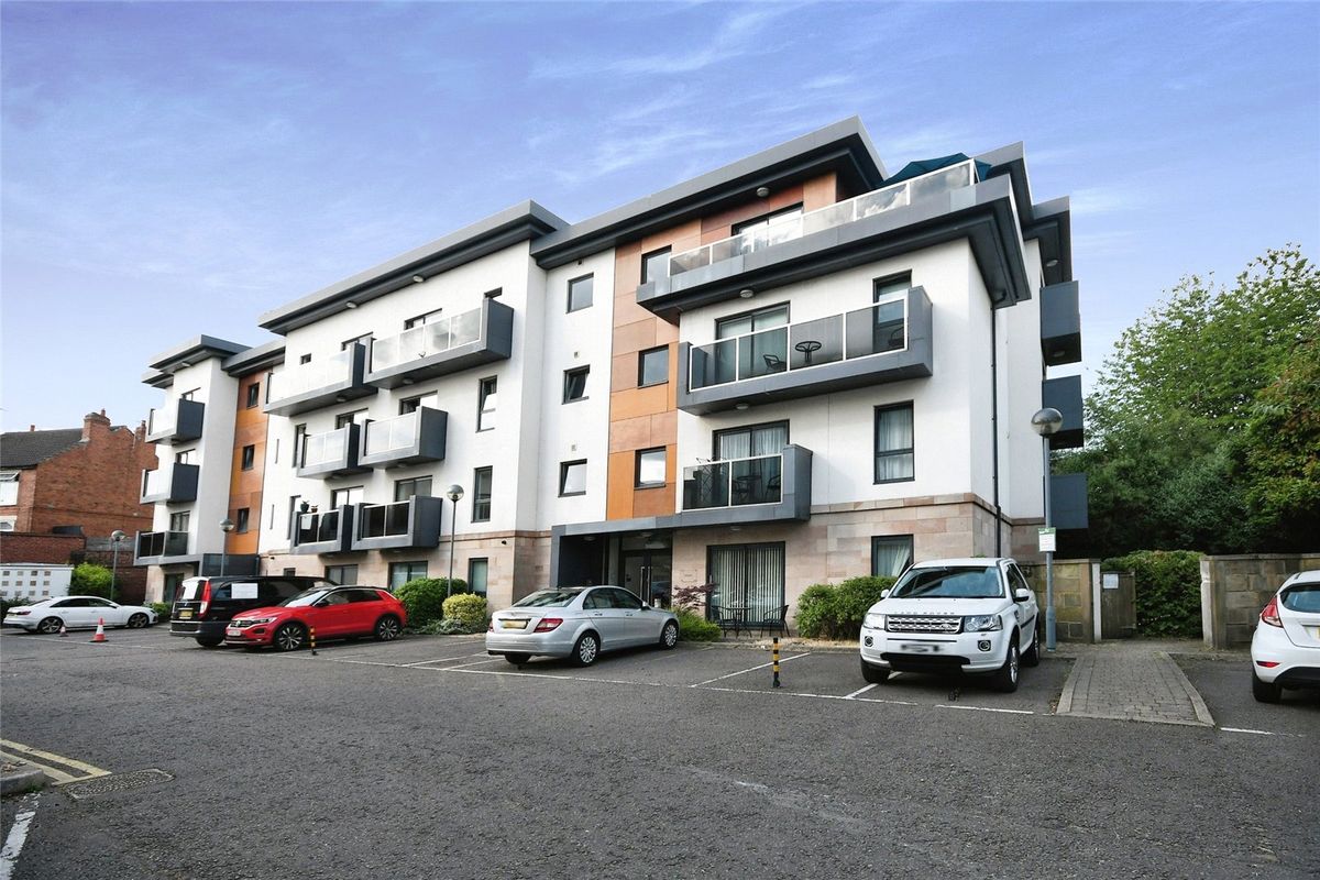 2 bed flat for sale in Chatsworth Road, Chesterfield, Derbyshire S40 Zoopla
