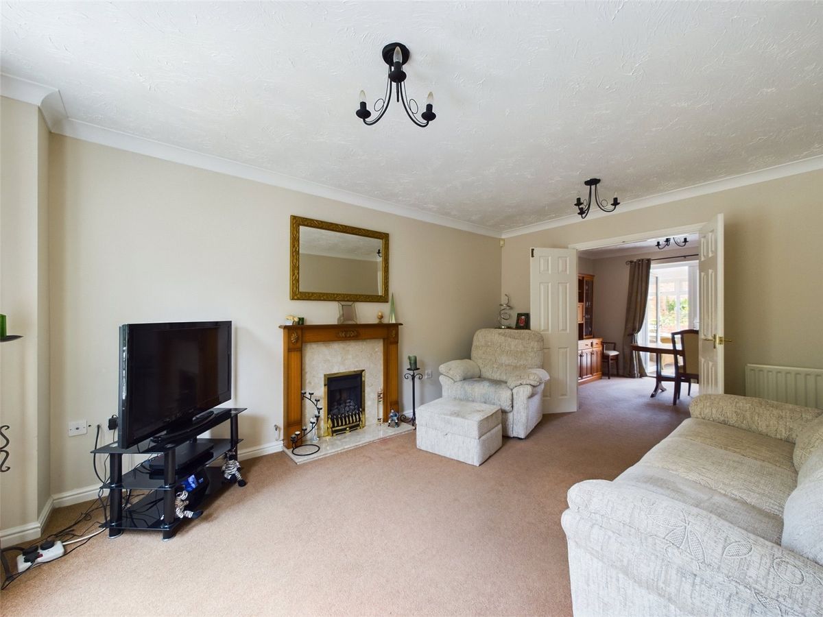 4 bed detached house for sale in Horseshoe Way, Hempsted, Gloucester