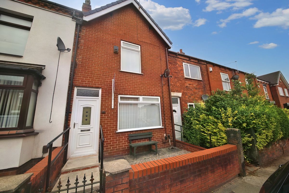 3 bed terraced house for sale in Walthew Lane, Platt Bridge, Wigan