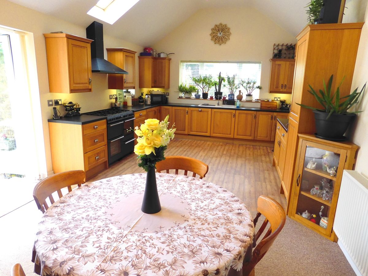 3 bed detached house for sale in Ashby Road East, Bretby DE15 Zoopla