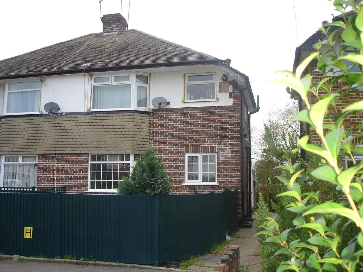 2 bed flat to rent in Elmcroft Close, Feltham TW14 Zoopla