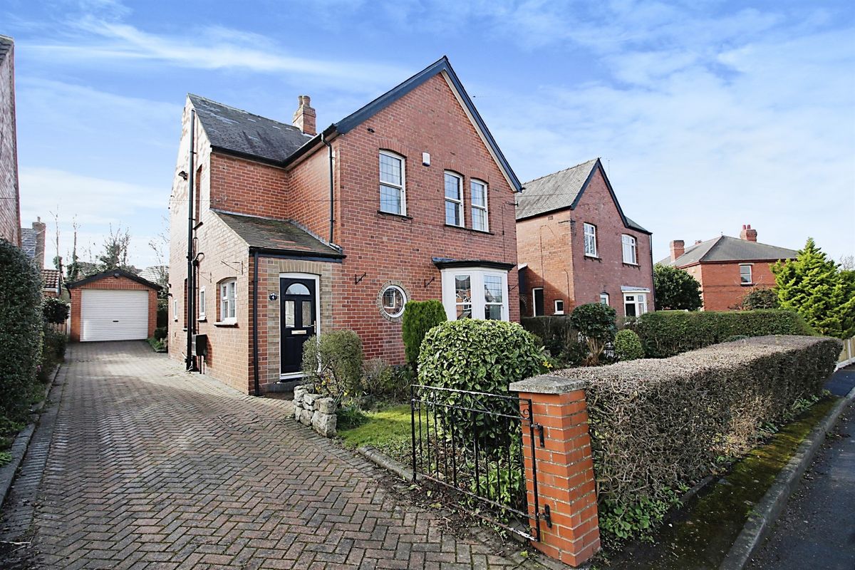 3 bed detached house for sale in Drake Head Lane, Conisbrough