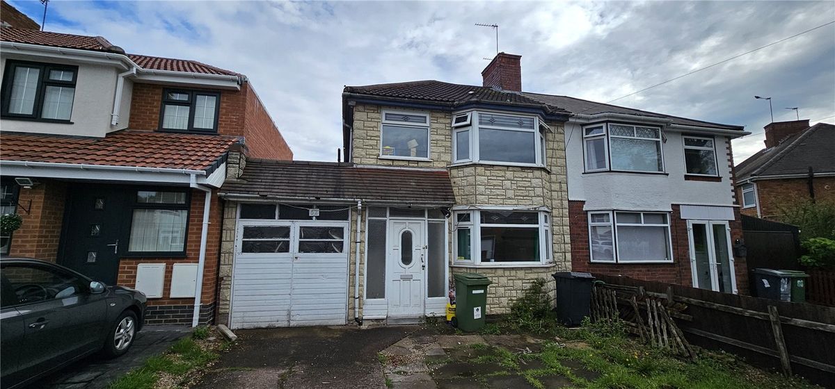 3 bed semidetached house to rent in Kingsway Road, Wolverhampton, West