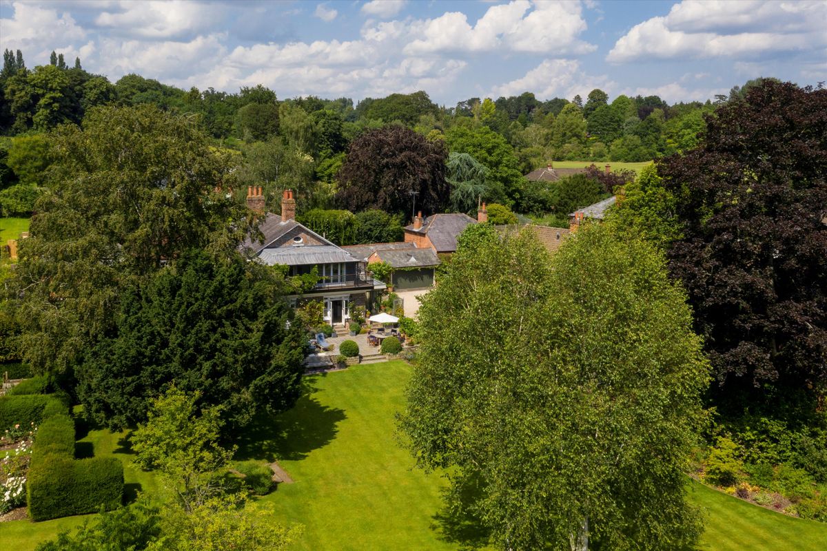 6 bed detached house for sale in Donnington, Newbury, Berkshire RG14