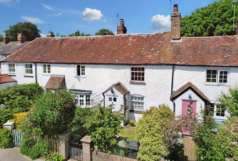 2 bed cottage for sale in Bentley, Farnham GU10 Zoopla