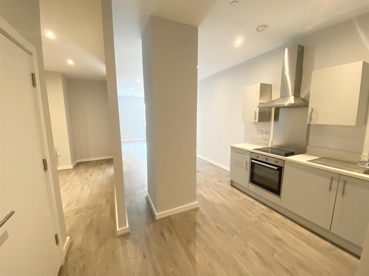 1 bed flat to rent in Sky Gardens, Crosby Road North, Waterloo