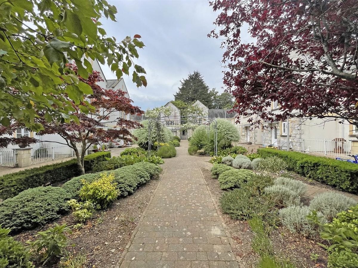 4 bed end terrace house for sale in Captains Gardens, Manadon Park, Plymouth PL5 Zoopla