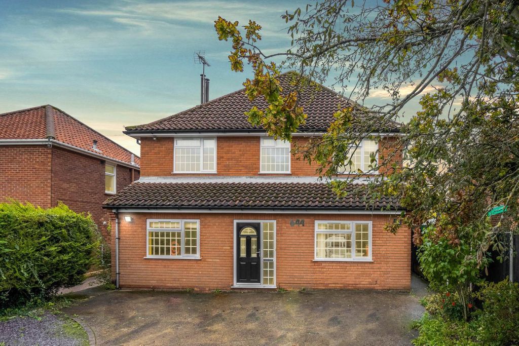 6 bed detached house for sale in Dereham Road, Norwich NR5 Zoopla