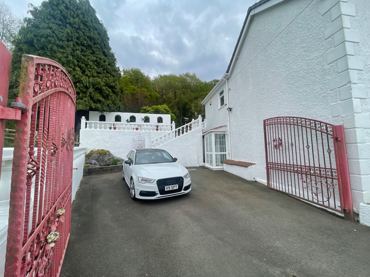 4 bed detached house for sale in Llwyndu Cottage, Ynysymond Road, Glais