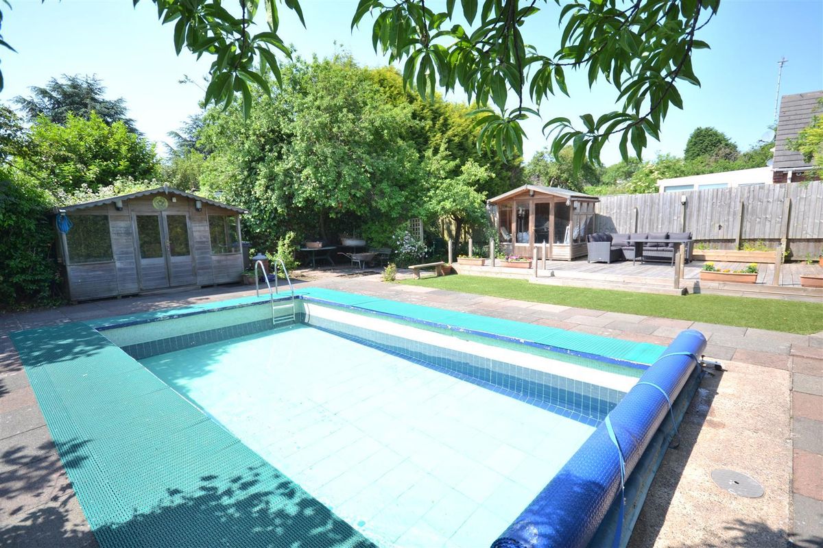 4 bed detached house for sale in Ring Fence, Shepshed, Leicestershire