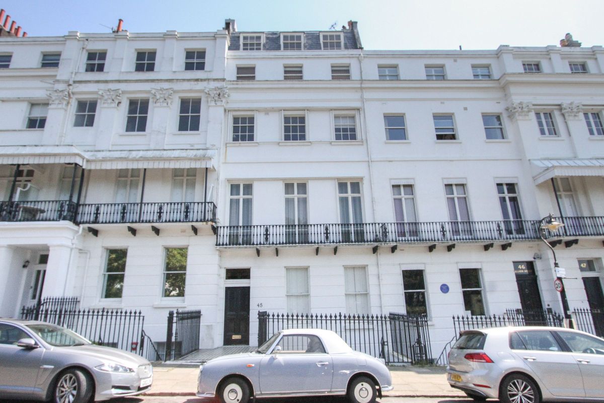 2 bed flat to rent in Sussex Square, Brighton BN2 Zoopla