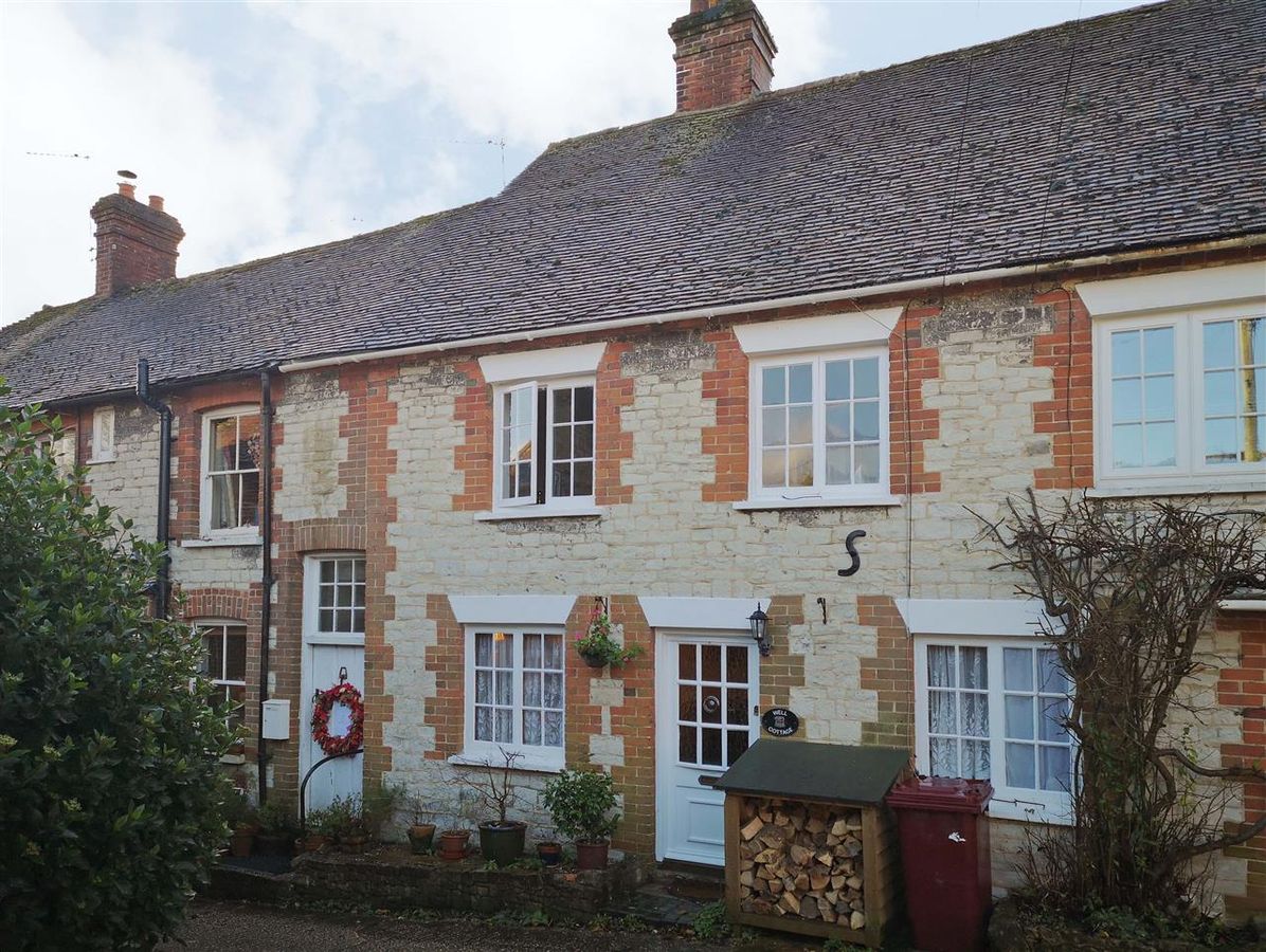 3 bed property for sale in North Lane, South Harting, Petersfield GU31