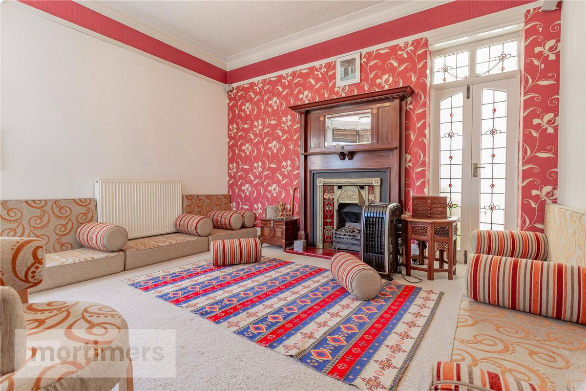 5 bed semidetached house for sale in West Park Road, Blackburn