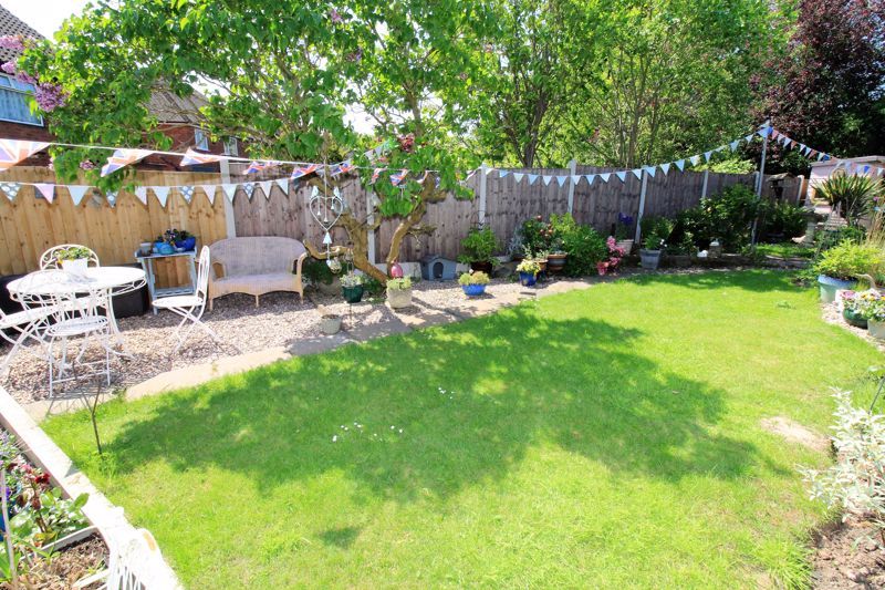 4 bed semidetached house for sale in Rosalind Avenue, Woodsetton