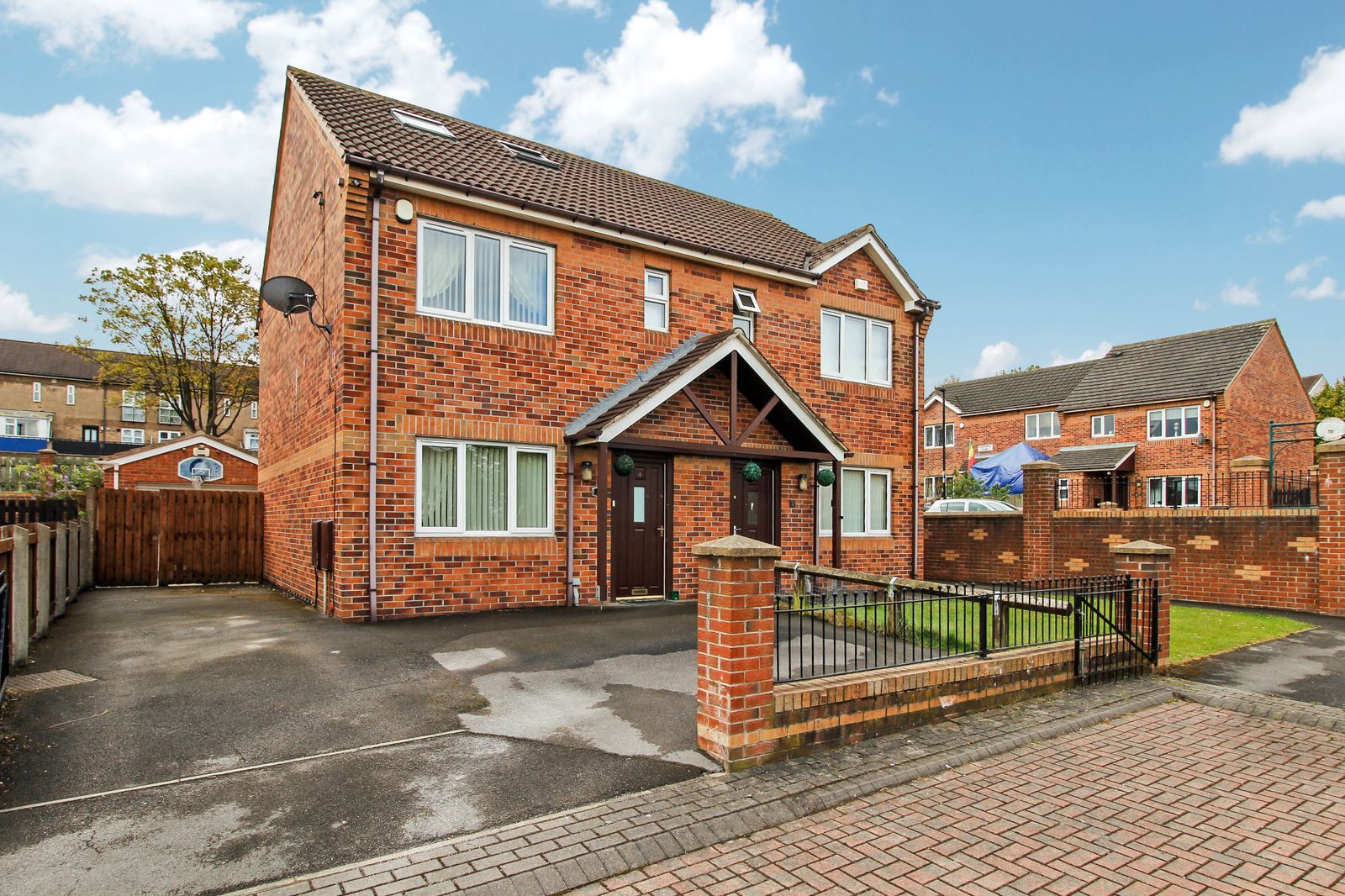 2 bed semidetached house for sale in Rosewell Court, Rotherham S65
