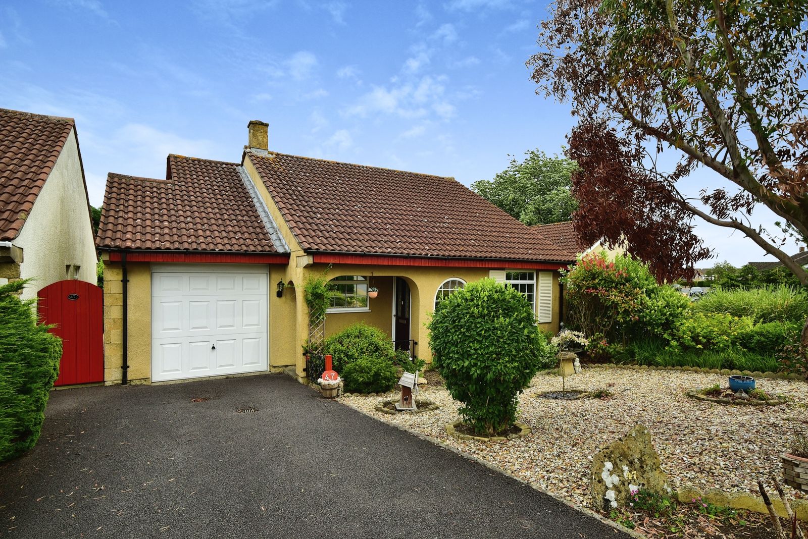 3 bed detached bungalow for sale in Alnwick Toothill, Swindon SN5