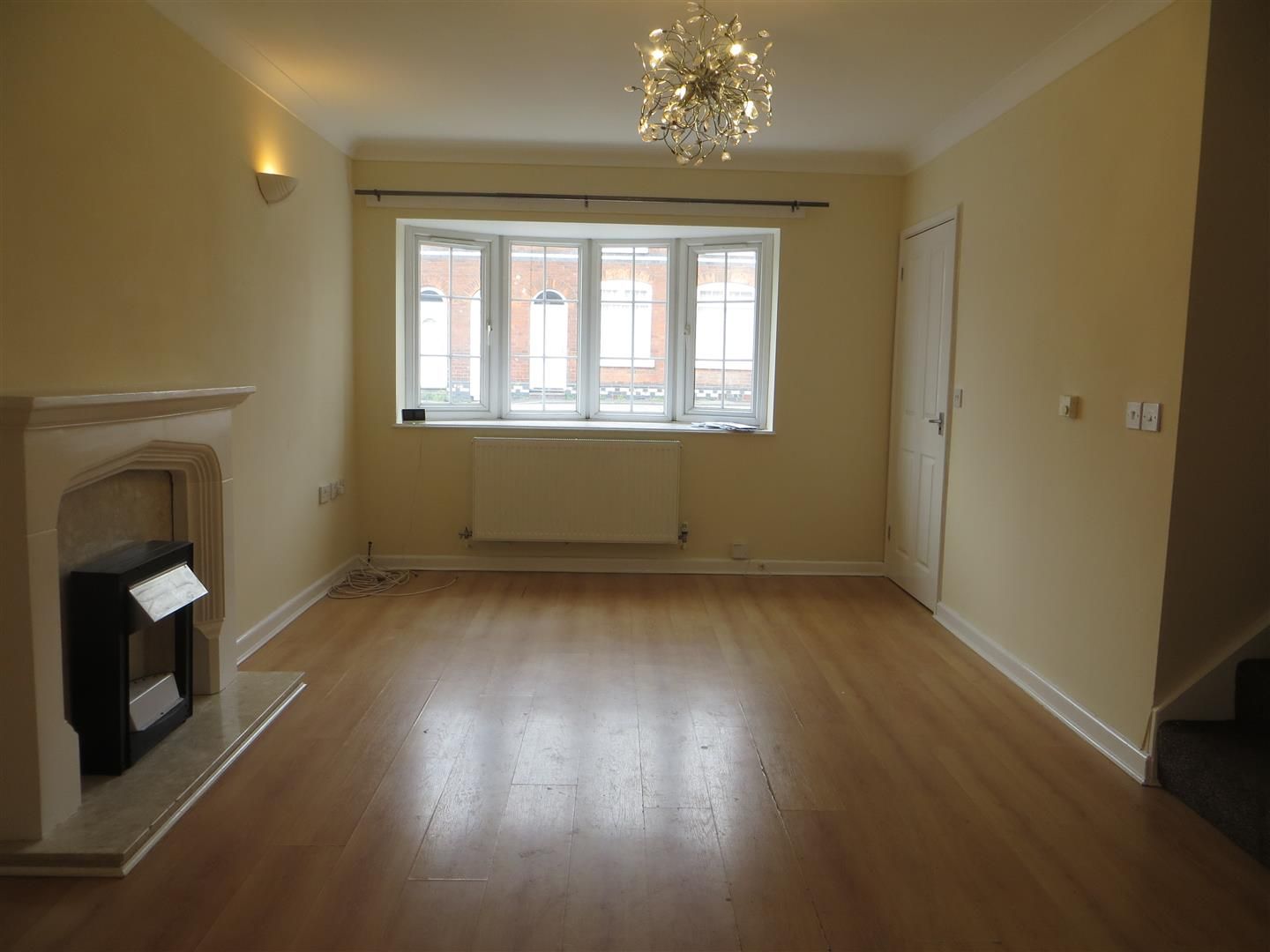 3 bed terraced house to rent in Broad Street, Coseley, Bilston WV14