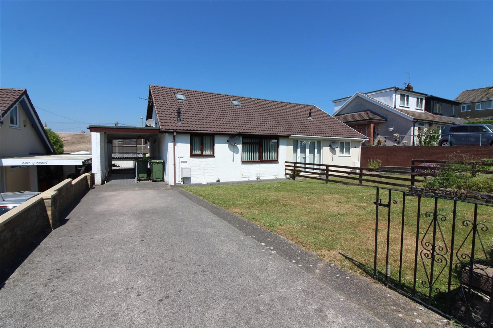 1 bed semidetached bungalow for sale in Vancouver Drive, Penmaen